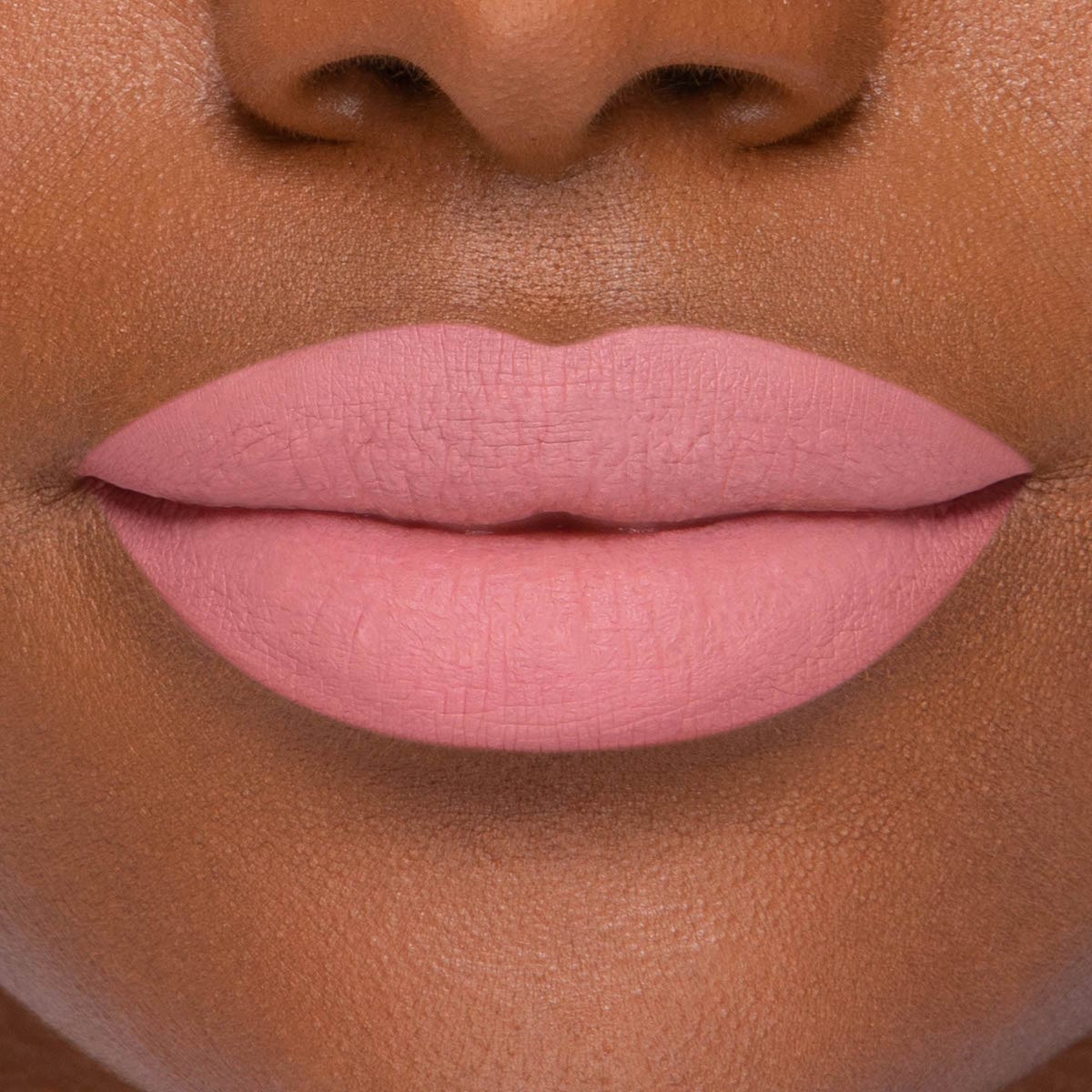 LADY BOLD LIP LINER (DELINEADOR DE LABIOS)